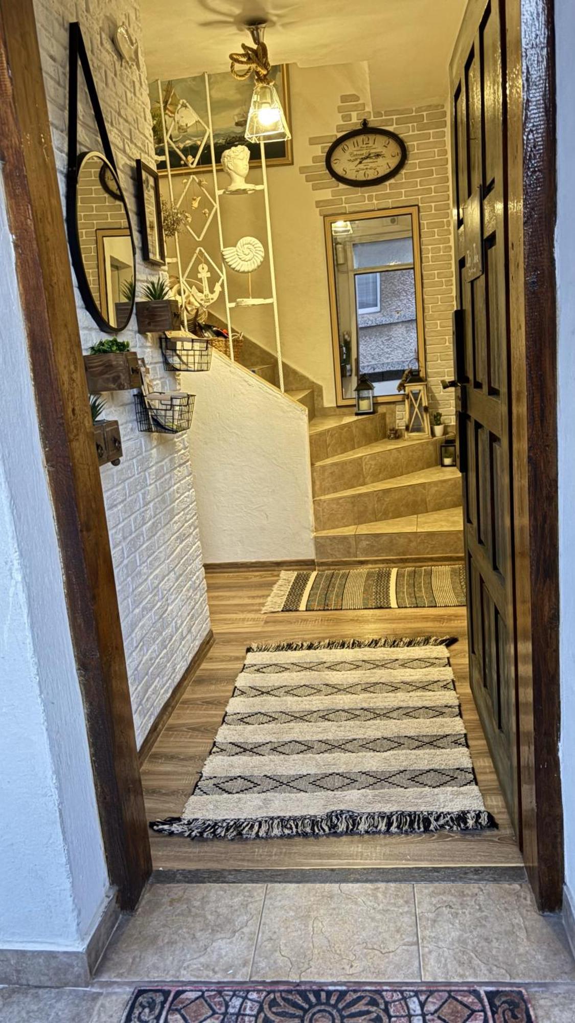 Guest House Hei Taka سوزوبول المظهر الخارجي الصورة